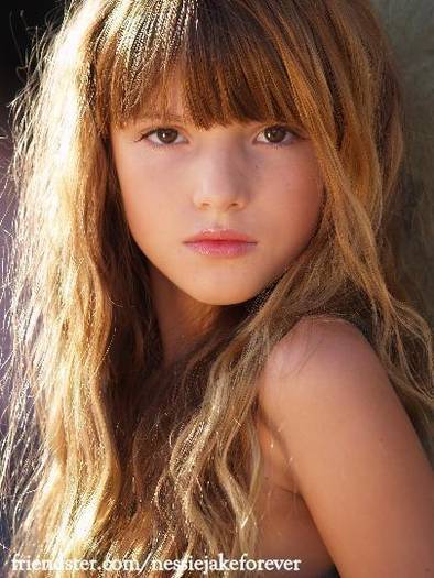 Nessie-Nessie-renesmee-carlie-cullen-3705541-405-540