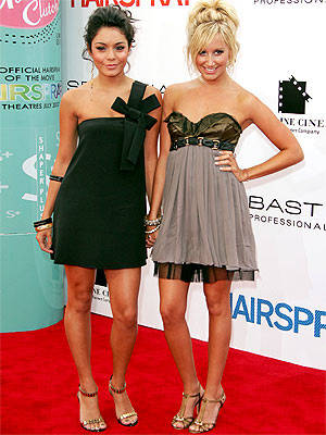 ashley_tisdale_300x400 - Ashley si Vanessa