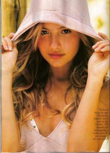 1203109946_f - Actori