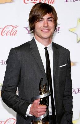 normal_003 - Zac Efron at the ShoWest Awards