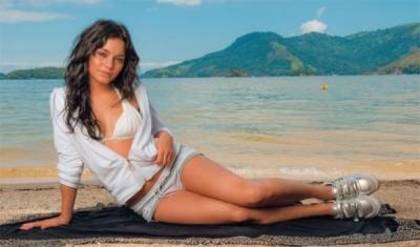 TNYNADYSRYBCUTUMXLW - Vanessa Hudgens Sedinta foto