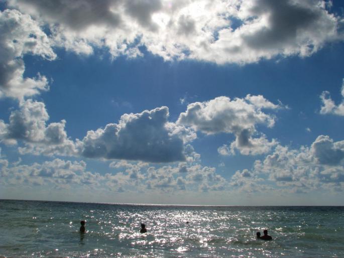 IMG_3534 - albastru e cerul si marea
