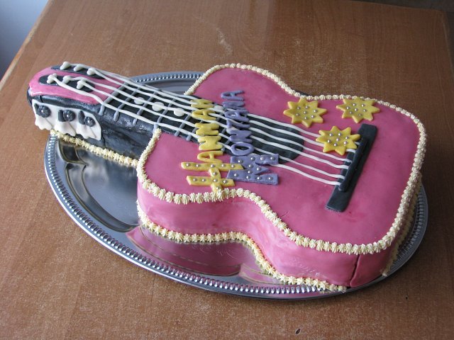 tort_gitara_hannah_montana - ce tort alegeti