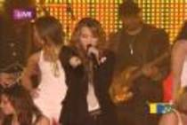 thumb_096 - Presents A Miley-Sized Surprise