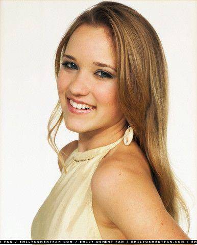 Emily_Osment_1239039474_4 - Emily Osment as Lilli Truscott