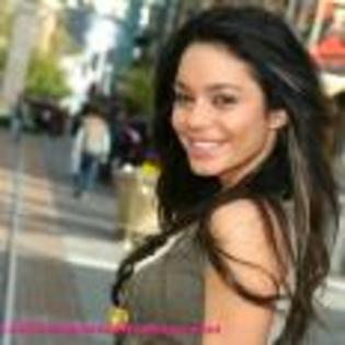 Vanessa_Hudgens_1247602799_4