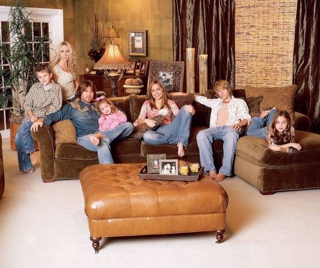 YoungMileyCyrusFamilyPicture - Miley Cyrus
