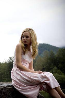 ULZETHCVDVKXOITWTCV - Meaghan Martin