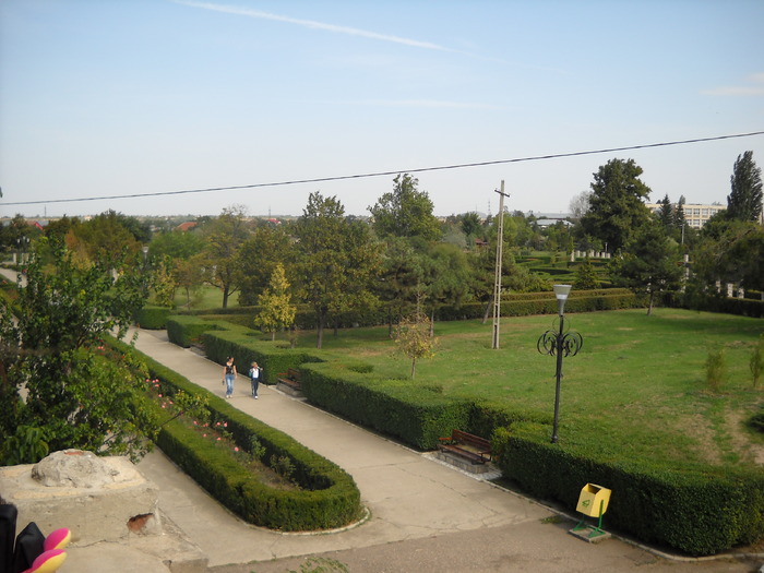 este un parc extraordinar de frumos si de curat; picture 149 3.85mb jpeg 1/7/2009 6:36am
