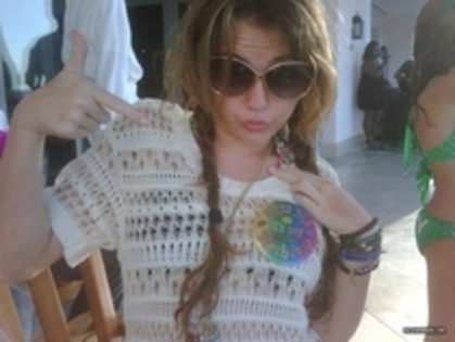 PJRZDEASMBGLYPEZWNM - miley-poze rare