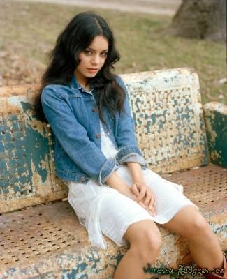 LBMIYKNPCPFNCTMPKMS - Vanessa Hudgens Sedinta foto