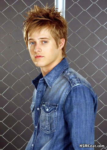 lucas-grabeel-5