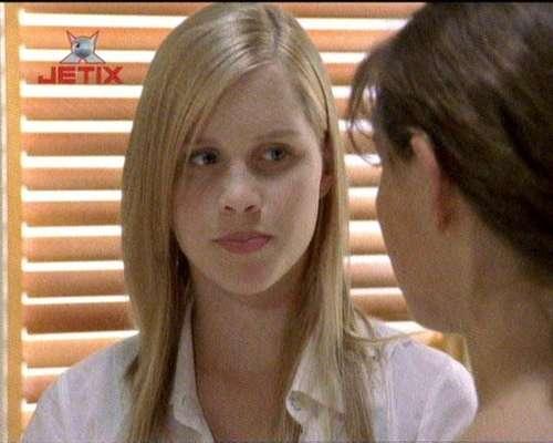 i163098791_20333_3 - claire holt