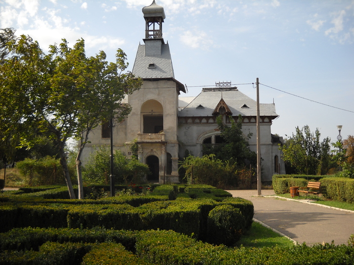 resedinta din buzau.sa incercat reconstructia acesteia dar momentan au stagnat lucrarile - buzaul