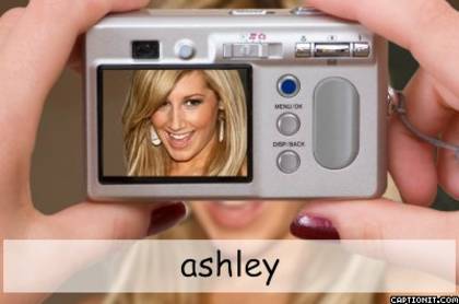 ashley tisdale - poze cu aparatul