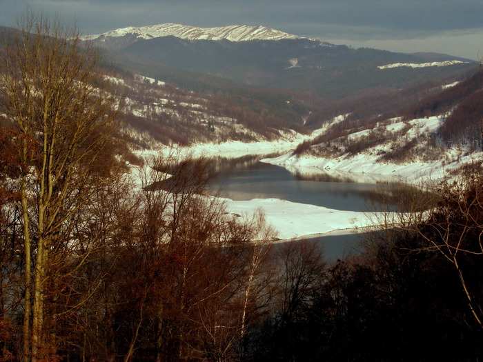 lacul de acumulare Maneciu