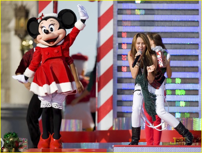 35ipwmq - Poze reale cu miley cyrus