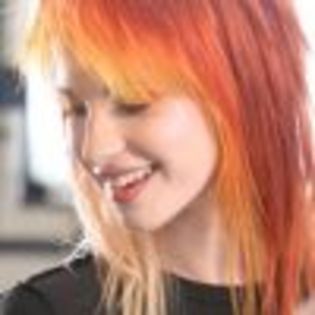tb_100_hayley-laughing-large_1196179431511 - Paramore