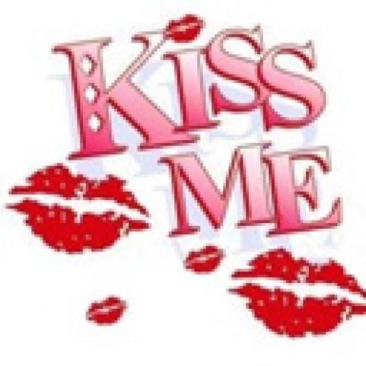 Kiss me - ochi si buze