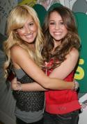 HXIPARUTZVZEMTYKFTK - ashley tisdale si miley