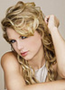 3268823691_62d7f37a86_t - Taylor Swift