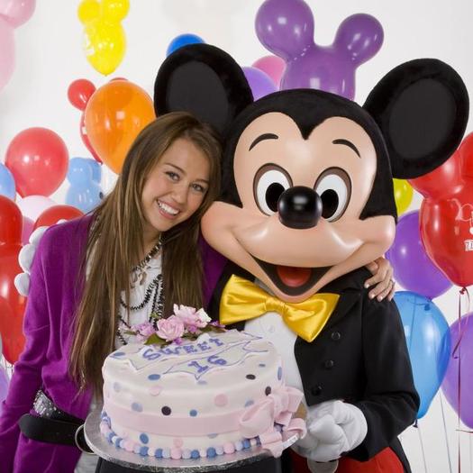 mileycyrus16 - Miley la disneyland