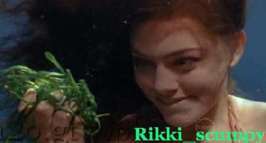 in apa.... - Cleo Sertori-Phoebe Tonkin