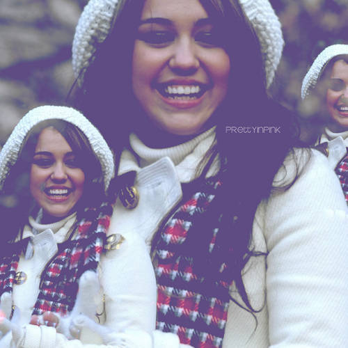 MYRZGIPVARTJKPGDNOF - toate pozele mele cu  miley  si hannah