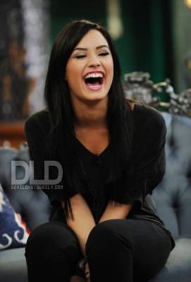 029 - Dem Lovato Is on Wist Alexane Chung