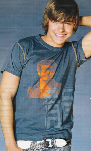 VIKYUUEOGCGIHYOLEWW - poze zac efron