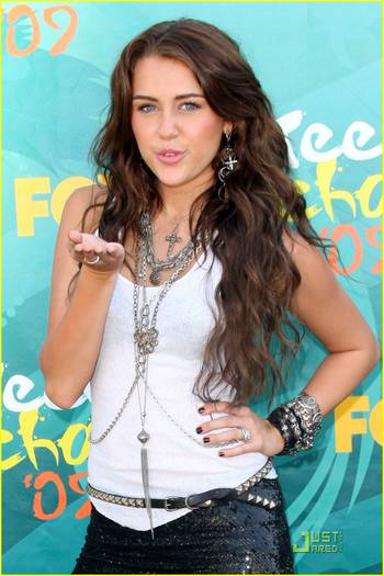 uosit - Miley Cyrus - Teen Choice Awards 2009