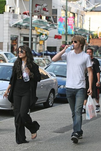 Vanessa+out+Sterling+Knight+Vancouver+m1nJo5prDBcl