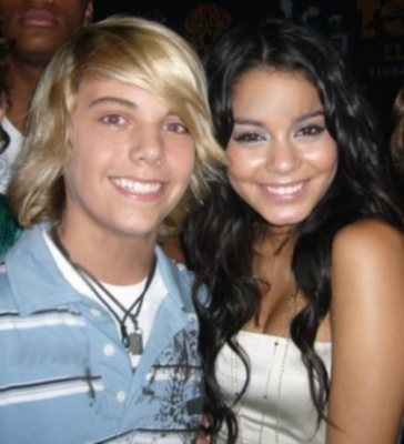  - Poze cu Vanessa Hudgens personale