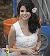 thumb_selena-gomez-010 - Selena Gomez on Ramona and Beezus set