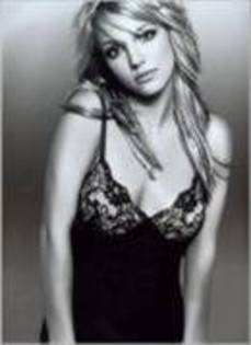 BrItNeY.... - Britney spears pozee si datee