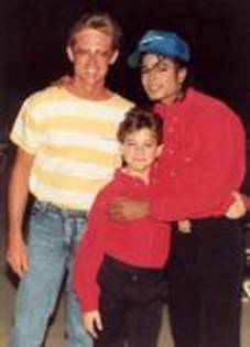 CBGVNLIBZSOGTRHTGWC - michael jackson