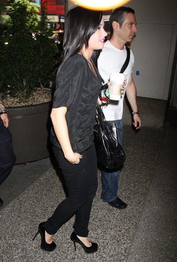 Celebrities+MTV+Studios+New+York+City+dCptPn8S6wdl