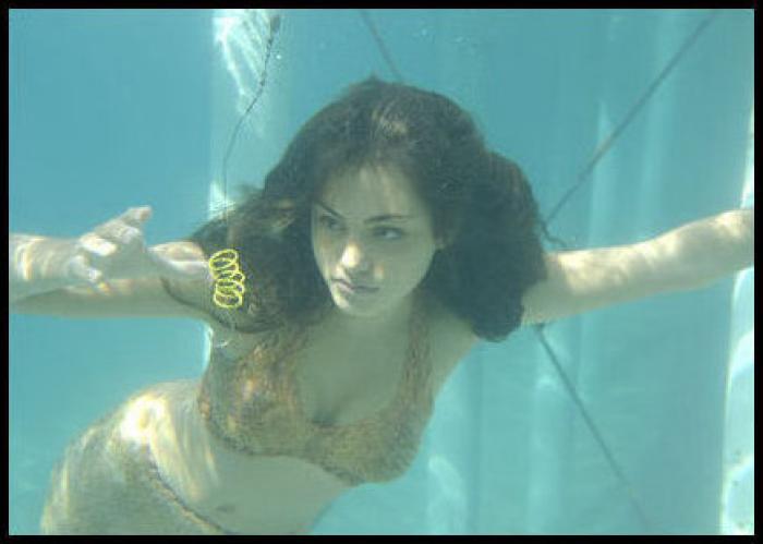cleo-h2o-just-add-water-702463_435_310[1]