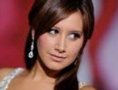 CA5QM4OD - ashley tisdale