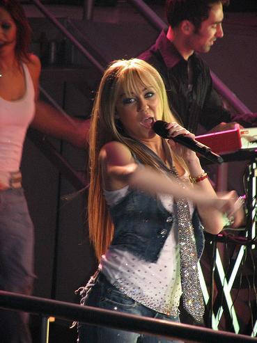 2637855334_ab9e0026a1 - miley cyrus