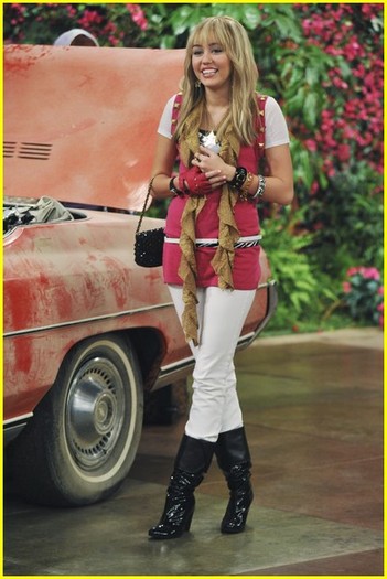 miley-cyrus-bad-chrome-02 - Hannah Montana sezonul 3 poze