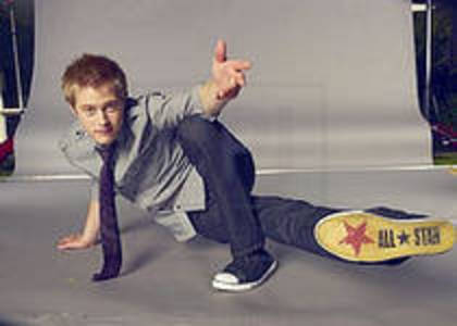 PNPOTOOOTDQVFAKXHTK - lucas grabeel