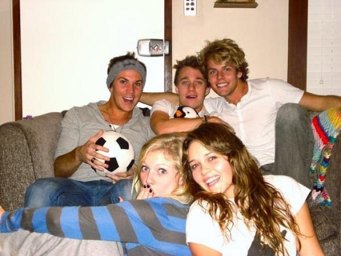 Cariba-and-others-h2o-just-add-water-2309881-600-450