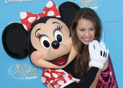 miley-cyrus-hannah-montana-disney[1] - miley and mickey