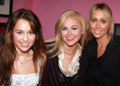 DDVXRUSUTMLYHPJJSIL - POZE RARE MILEY CYRUS