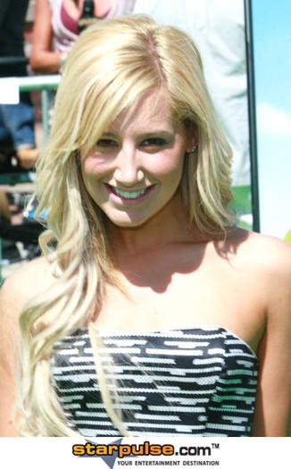 Ashley%20Tisdale-SGG-069624