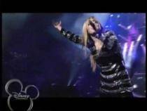 EHIOJUYUBWSCXPVDPSH - Miley concert disney