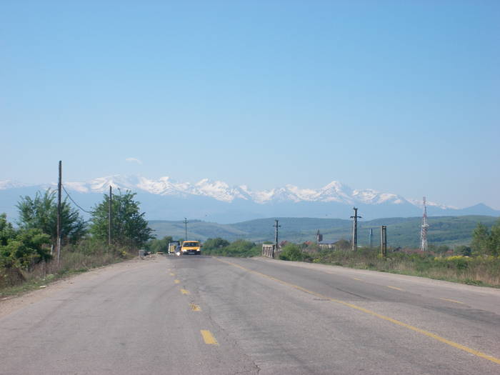 Muntii Retezat vazut de la intersectie - Excursii 2009