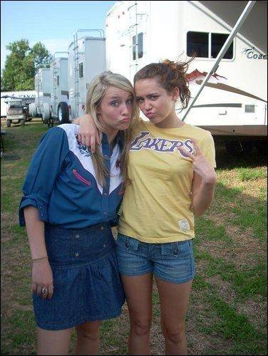 friend - Miley Cyrus