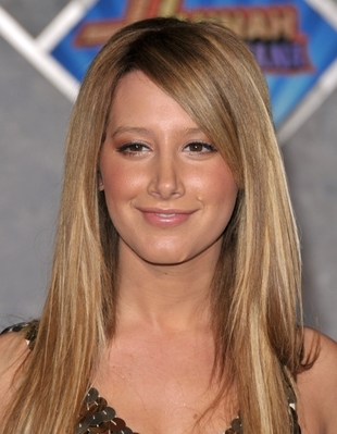 21 - club ashley tisdale